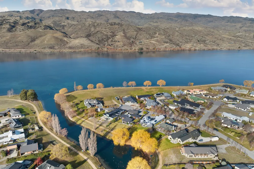 Exceptional Lakefront Living