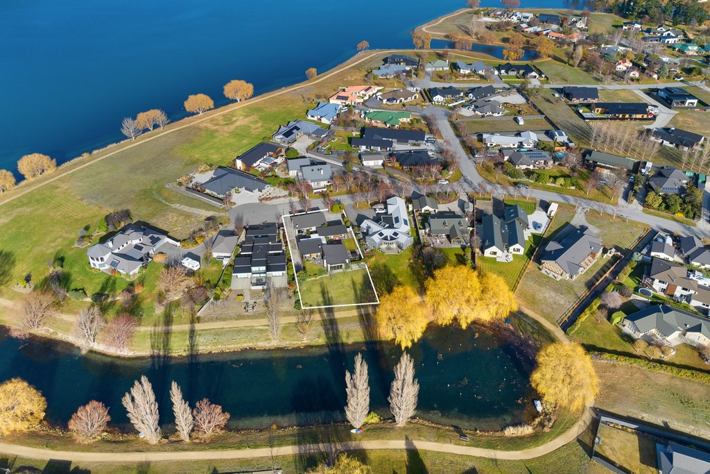 Exceptional Lakefront Living