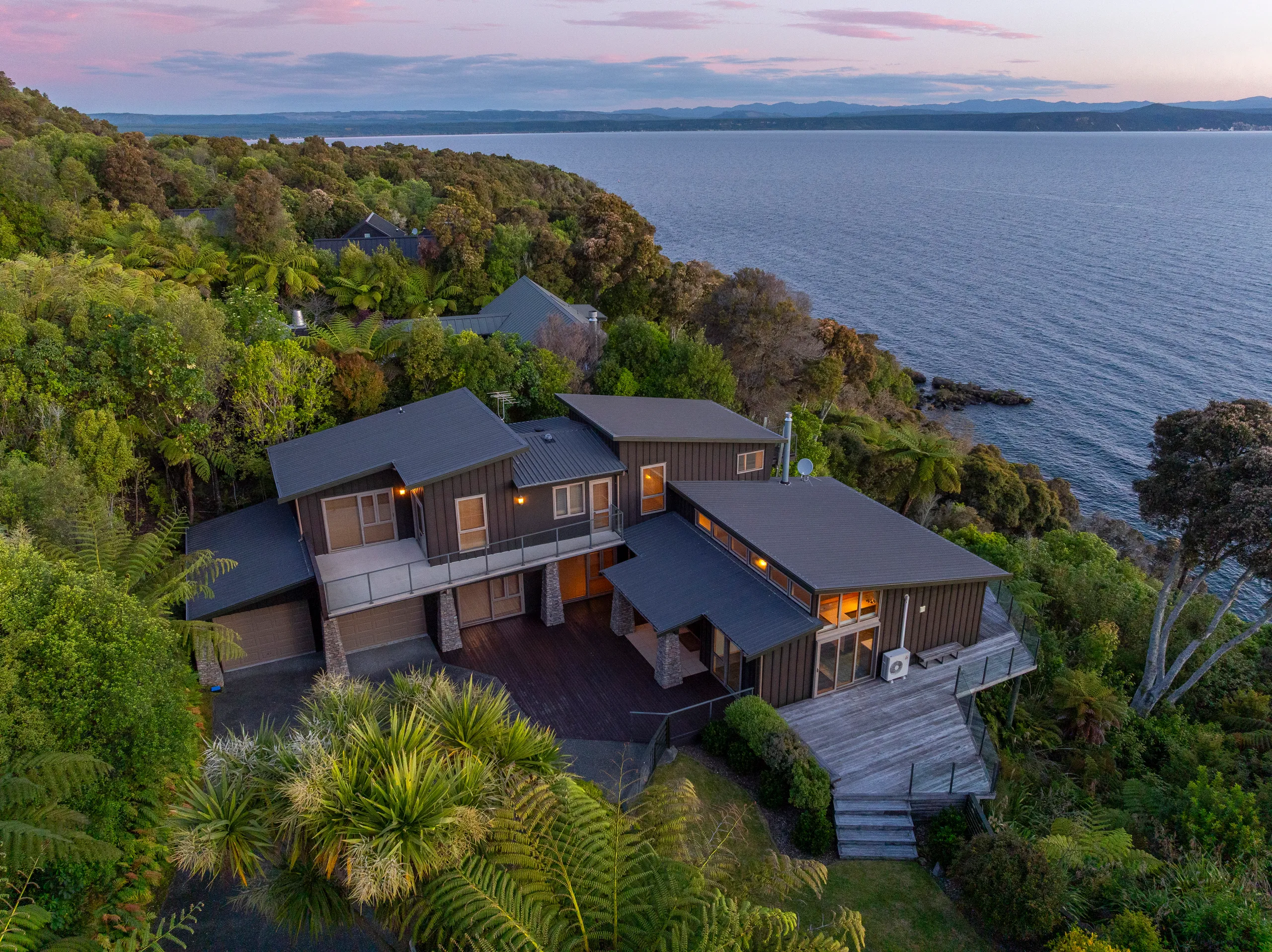 47 Whakamoenga Point, Acacia Bay, Taupo