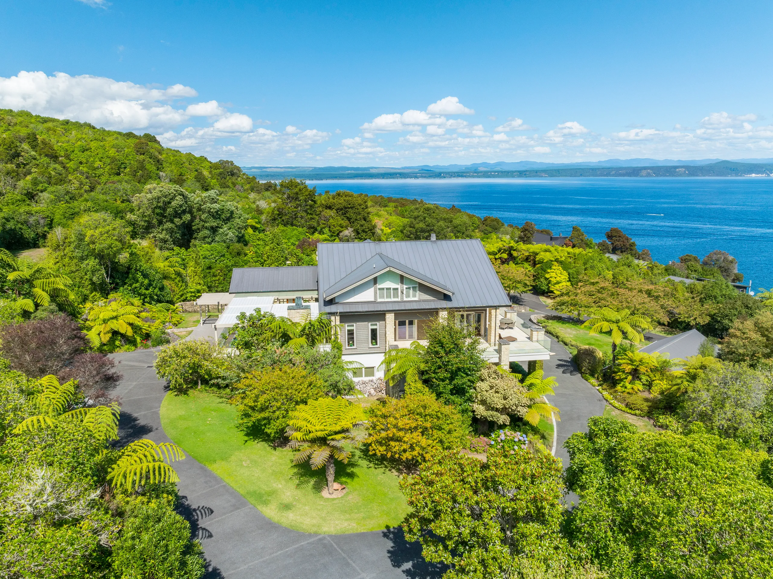 49 Whakamoenga Point, Acacia Bay, Taupo