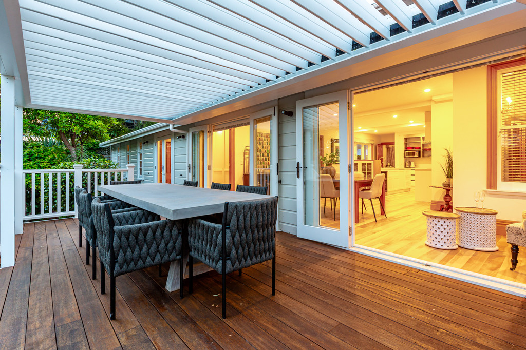 Welcome to Lochiel - Two Homes , One Title. 