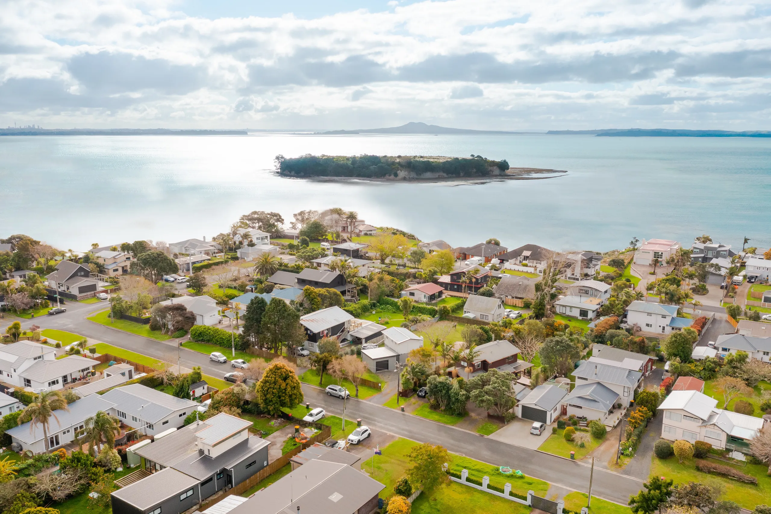 6 First View Avenue, Beachlands, Manukau City