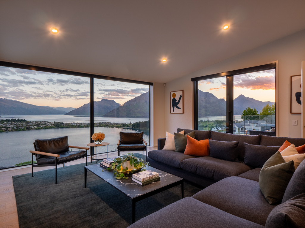 Spectacular Lake Views