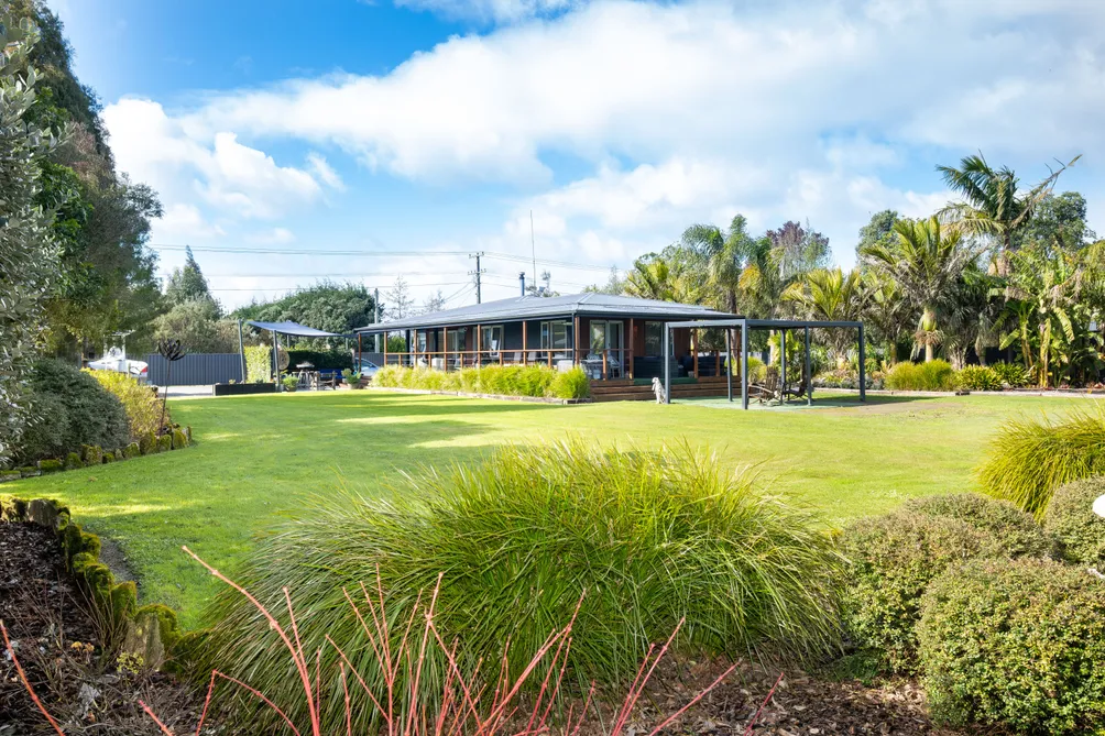 Stylish Renovation with Subdivision Potential