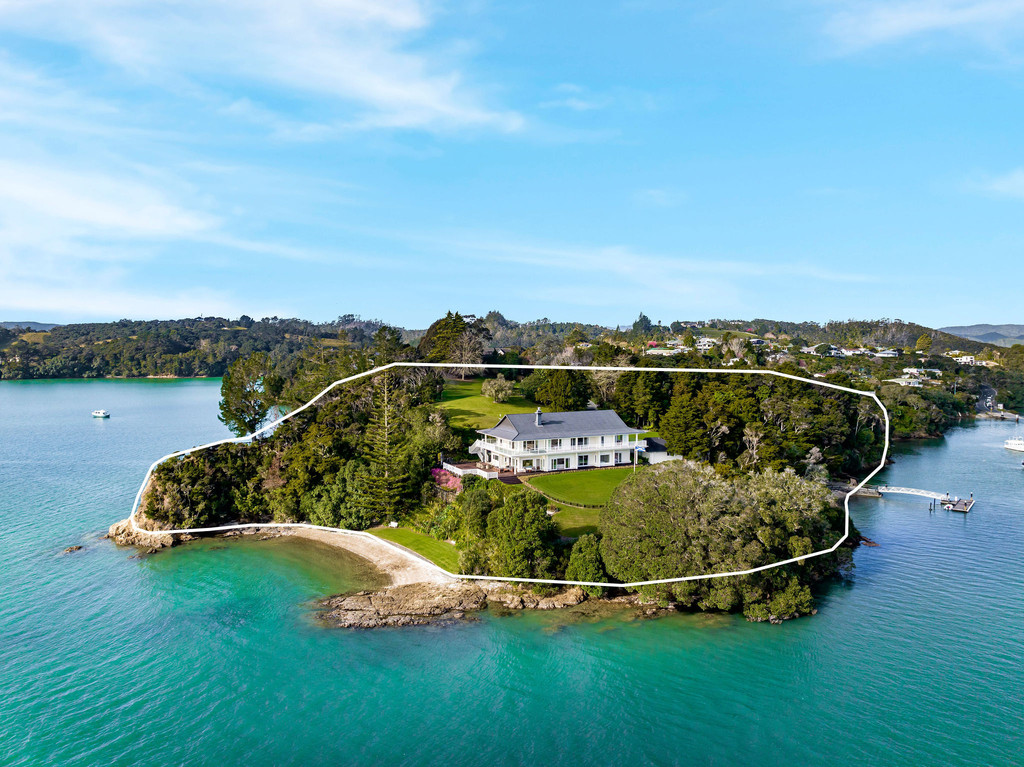 Majestic Bay of Islands Headland Estate