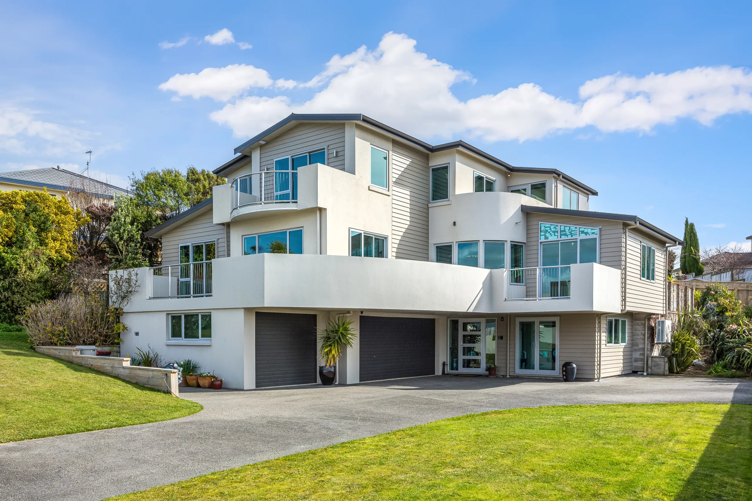 3 Pendennis Point, Camborne, Porirua City