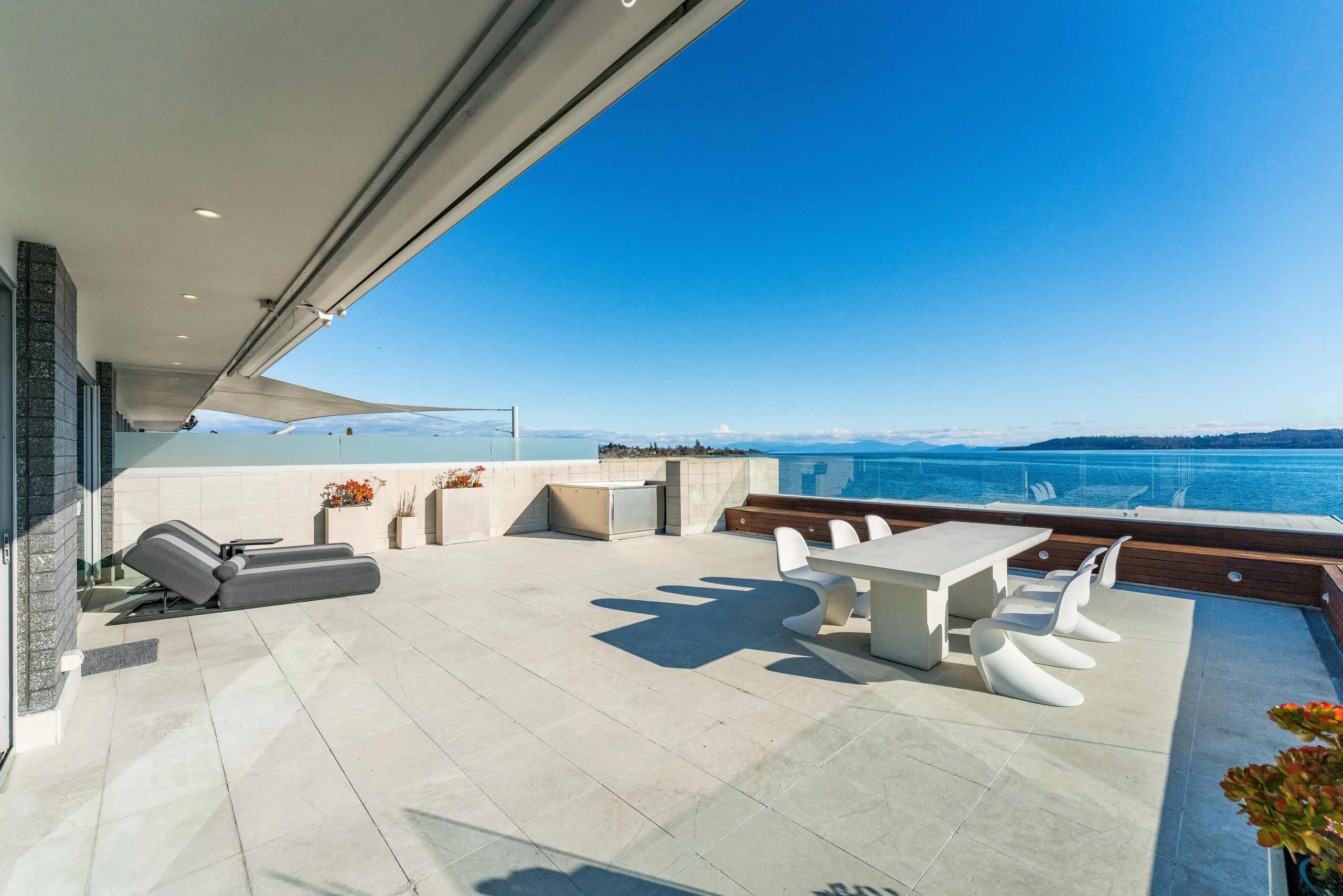 19/225 Lake Terrace, Waipahihi, Taupo