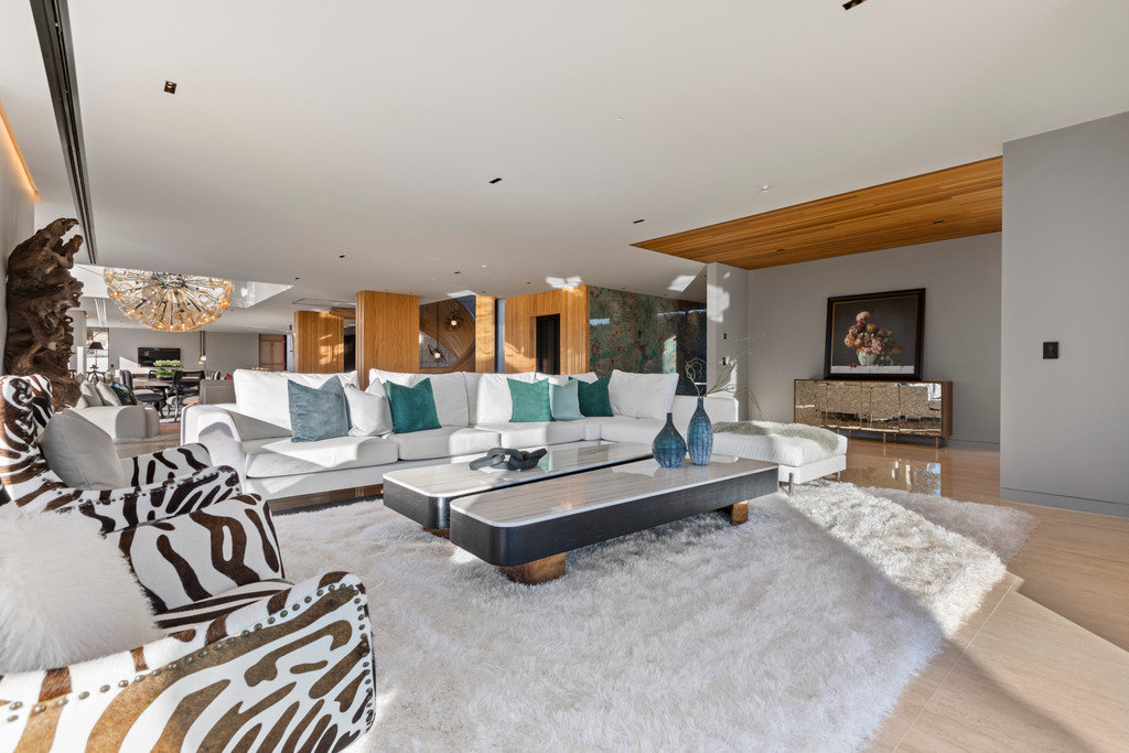 Palatial Luxury on Paritai