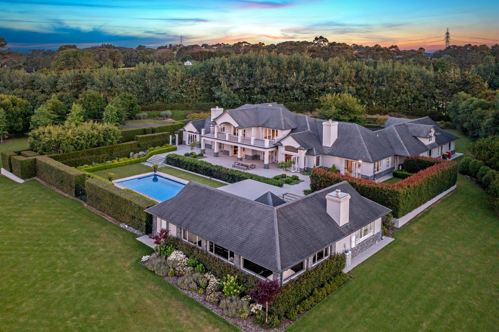An Exquisite Estate Where Nature Meets Luxury