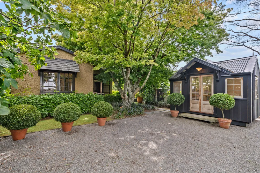 Charming Character Bungalow with Studio