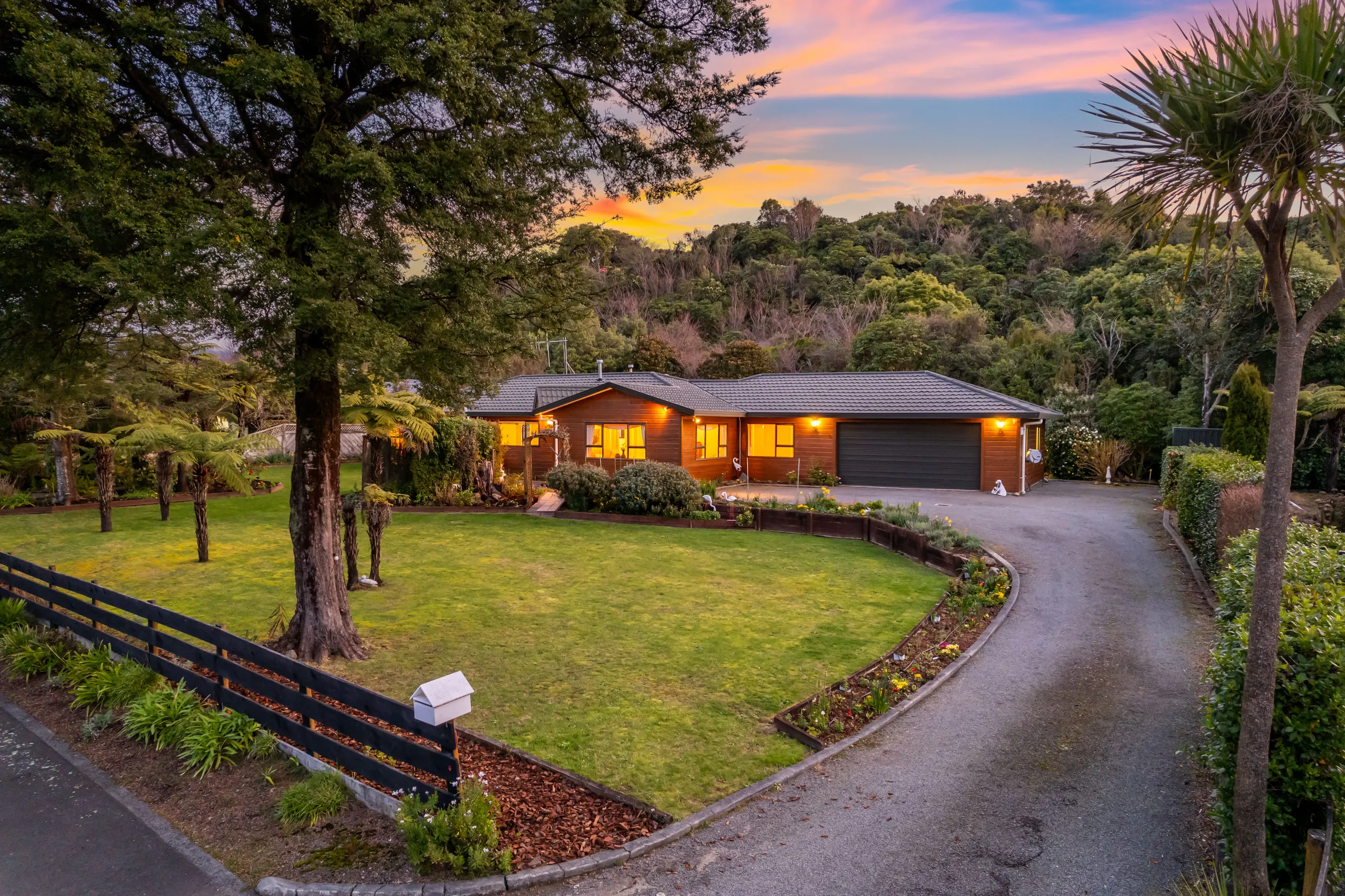 13 Carlow Grove, Birchville, Upper Hutt City