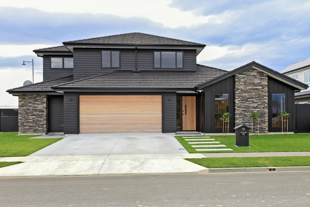 Grandeur and Distinction, Sophistication and Style