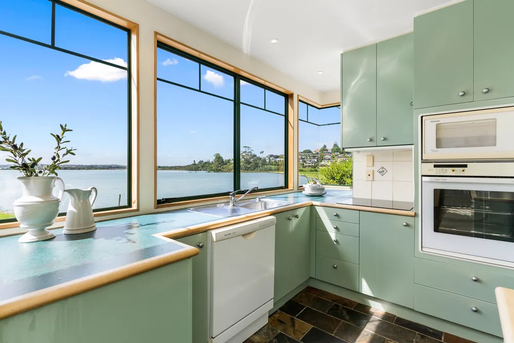 Fabulous Opportunity – Prime Position with Majestic Water Views