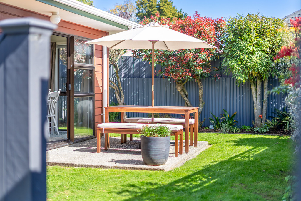 A Little Stunner - Standalone Two Bedroom