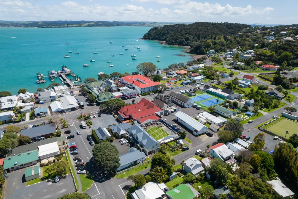 Trophy Property in the Heart of Russell