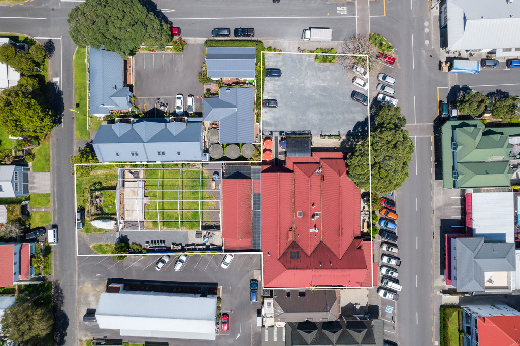 Trophy Property in the Heart of Russell