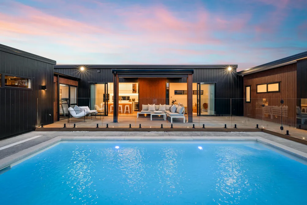 Exquisite Modern Living in Frimley