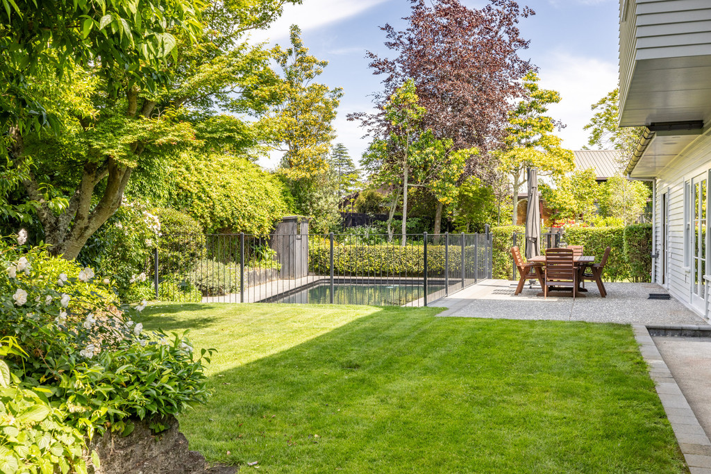 Prestige Location, Elegance and Privacy