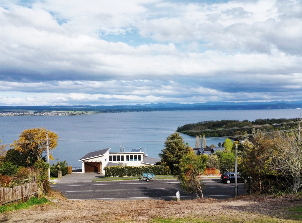 The Kiwi Dream Section with Views