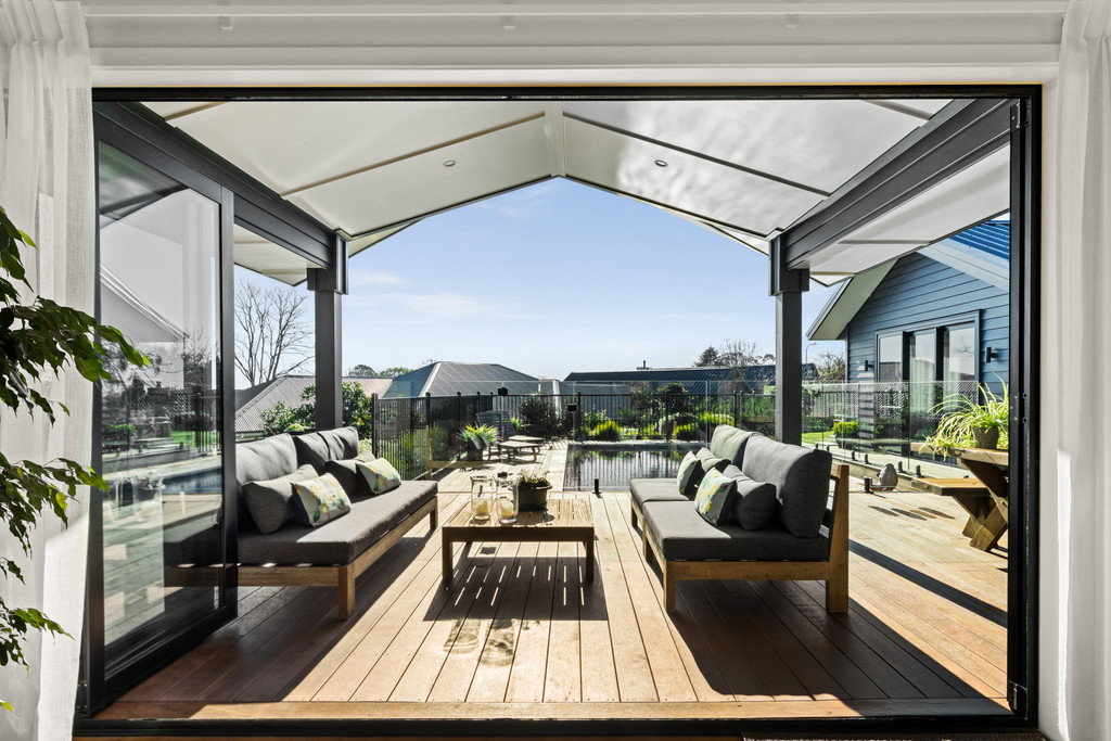 Sun-Soaked Style Meets Effortless Entertaining