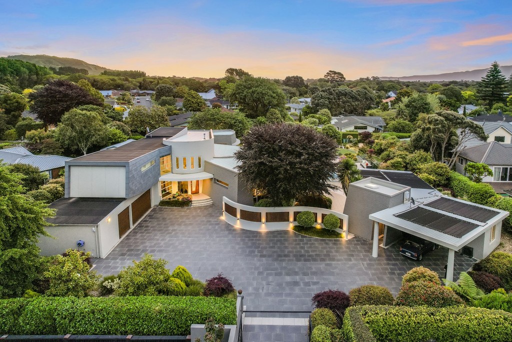Peaceful grounds, elegant family home