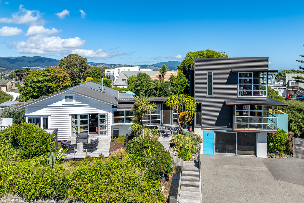 ICONIC BEACH HOUSE - COMMERCIALLY ZONED