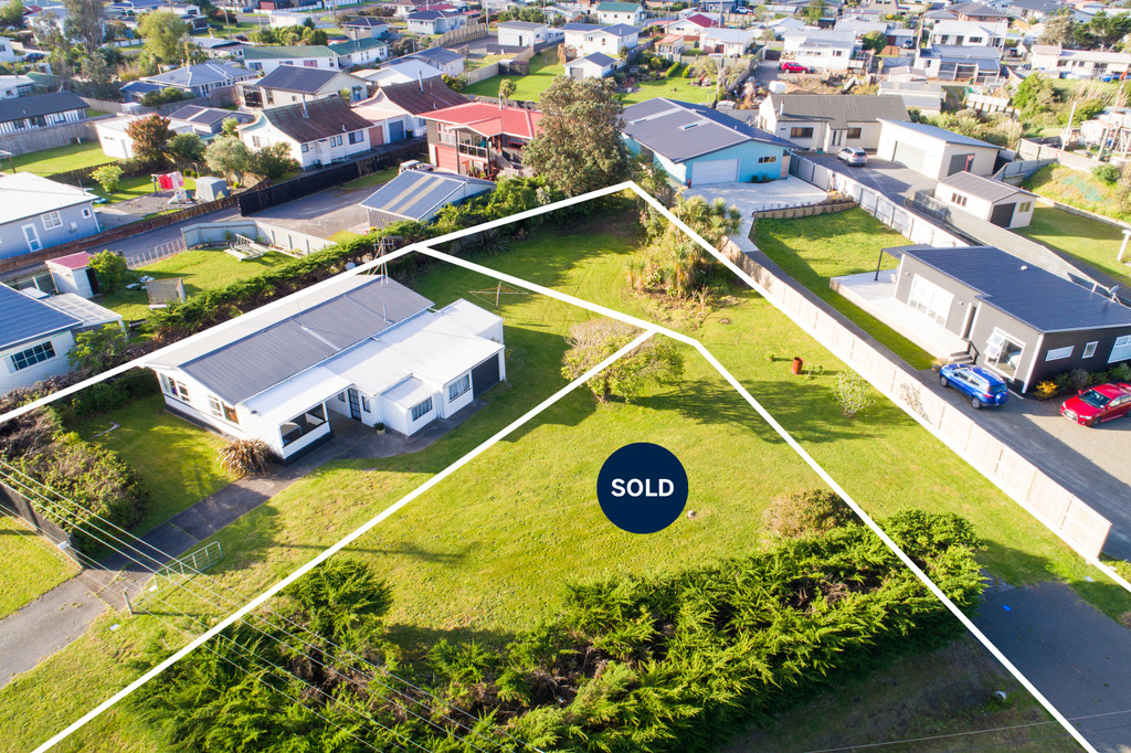 Affordable Foxton Beach Section