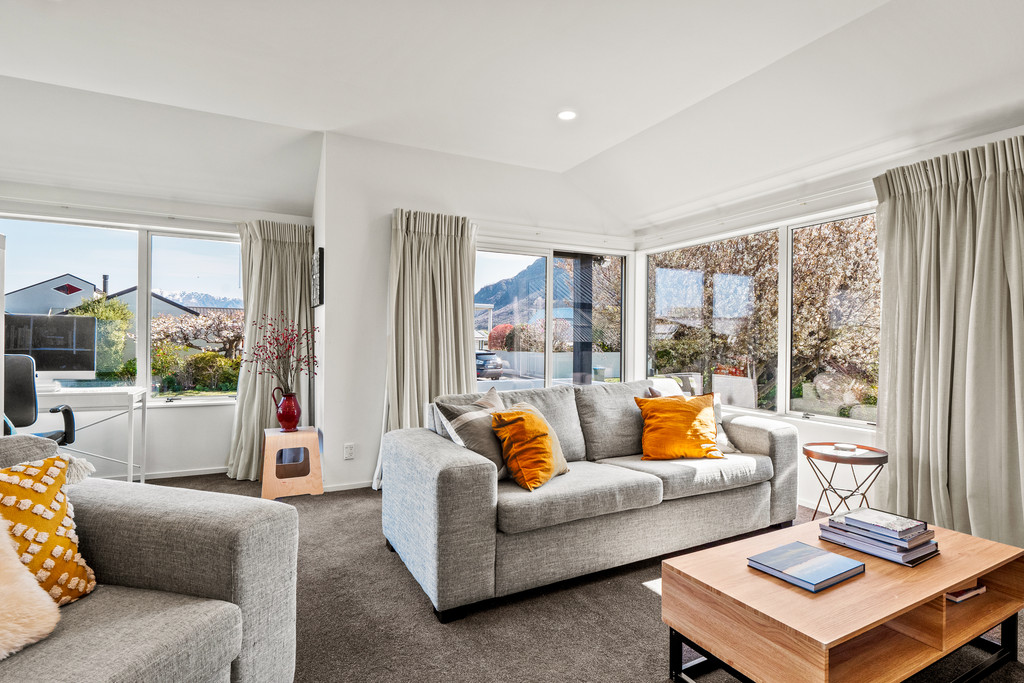 Sought-After Arrowtown Address