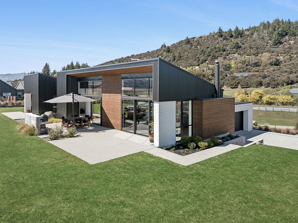 Modern Lifestyle, Central Location