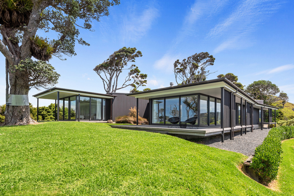 Coastal Serenity in Bream Tail Farm