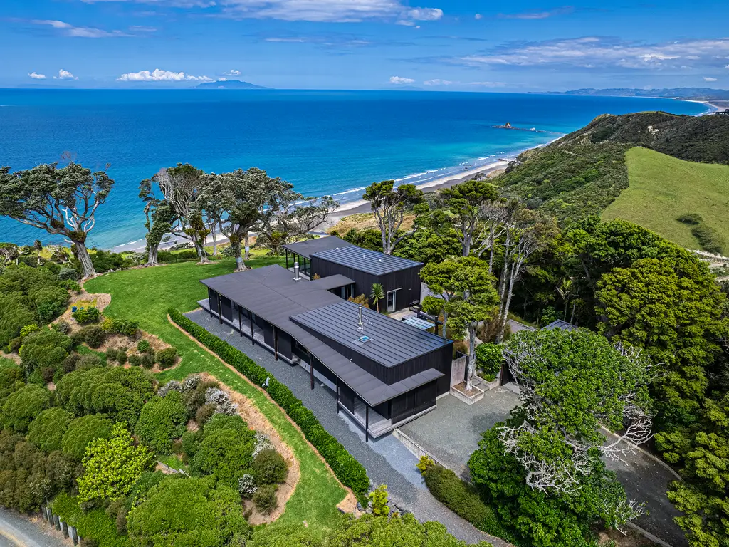 015_Open2view_ID584326-Tangaroa_Rd_21