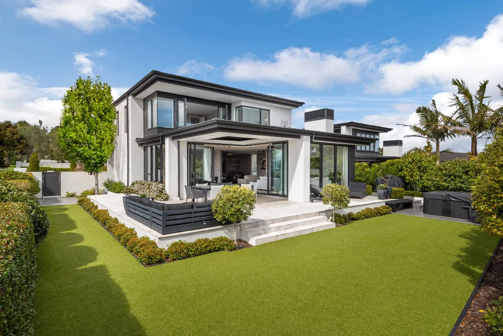 Grand Scale, Timeless Design