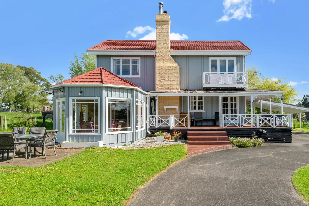 Home & Income Opportunity - Fantastic Investment