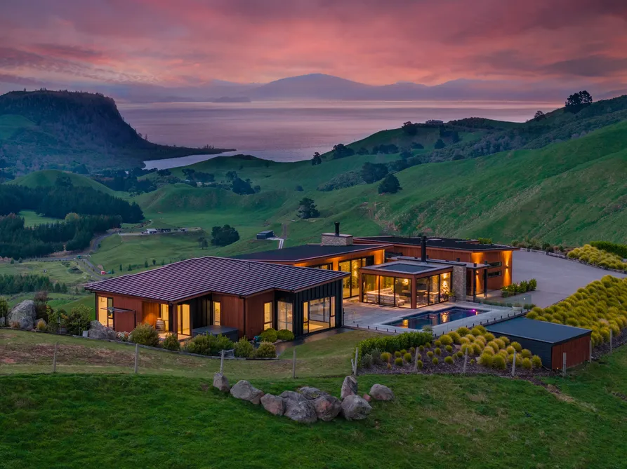 Grandeur and Elegance in an Unmatched Position