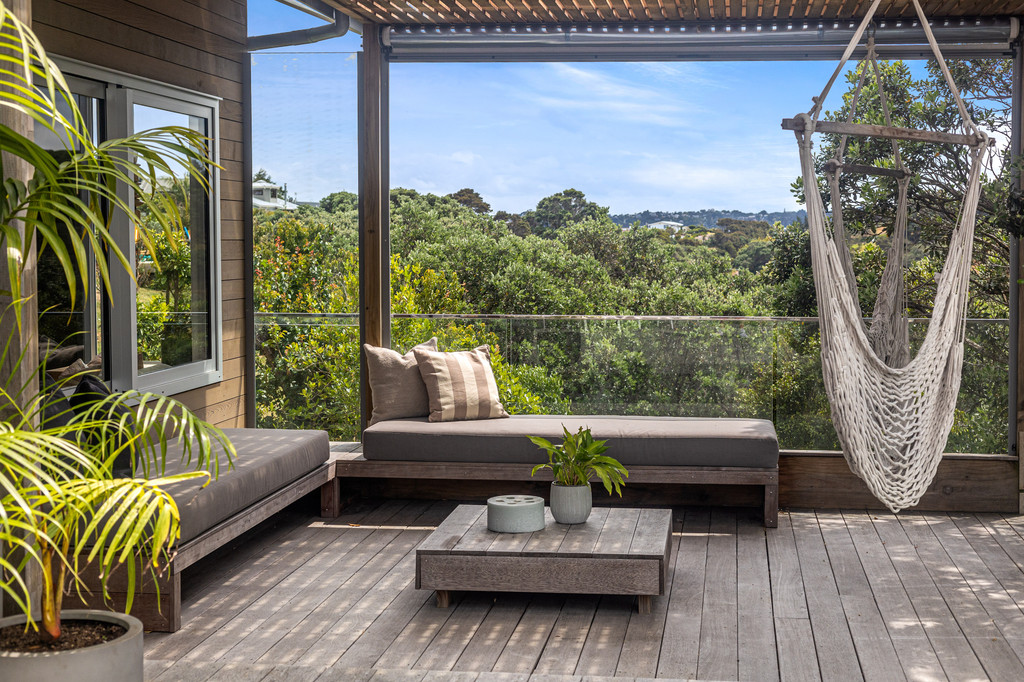 En Pointe - Reserve Front