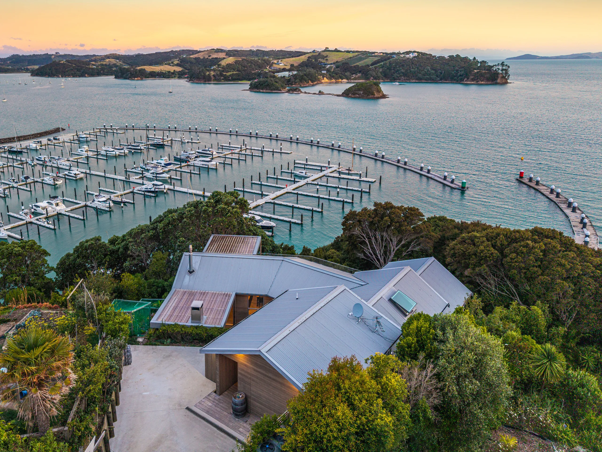 34 Kennedy Point Road, Surfdale, Waiheke Island