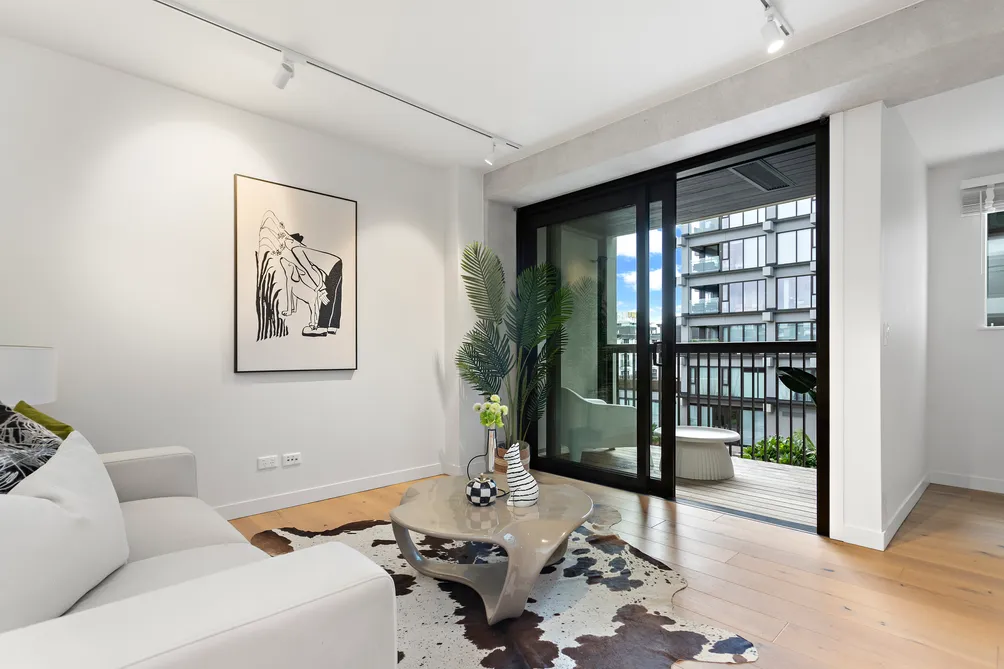 Pared Back Pied-a-Terre