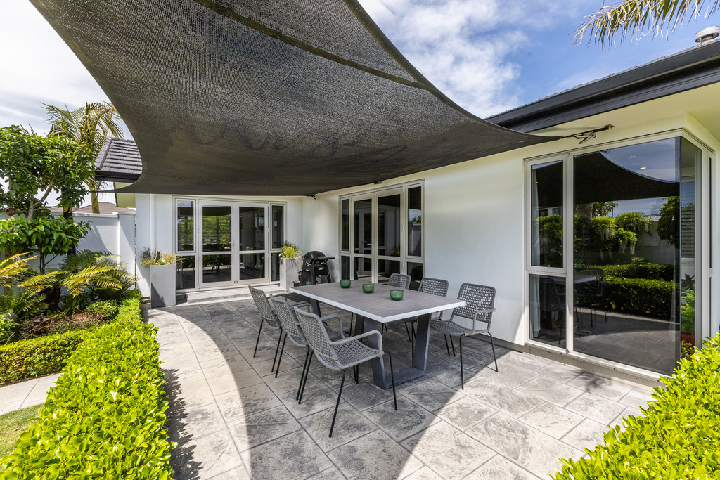 Luxurious Living on Lochhead