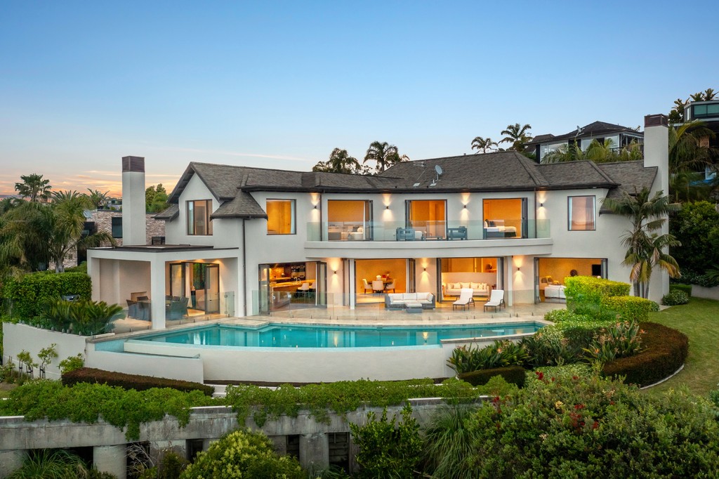Exquisite Waterfront Sanctuary