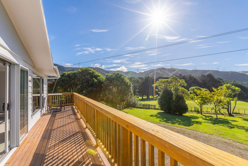 Perfect Blend of Rural Living and Modern Comfort