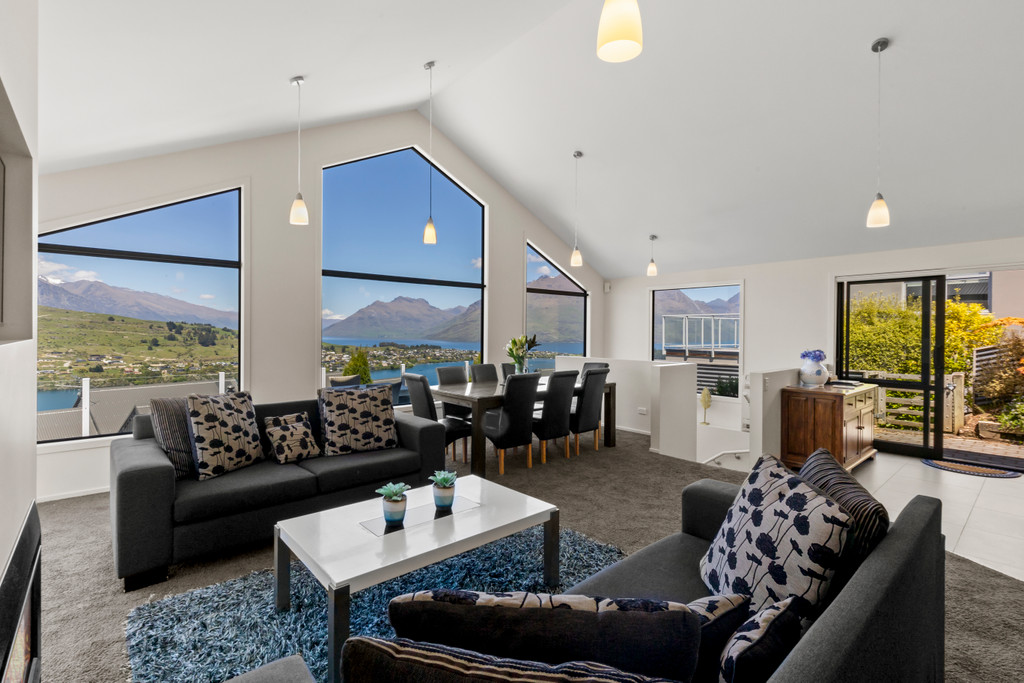 Sensational on Stone Ridge