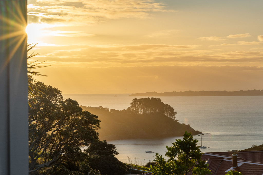 Family Haven or Island Retreat with Twin Sea Views