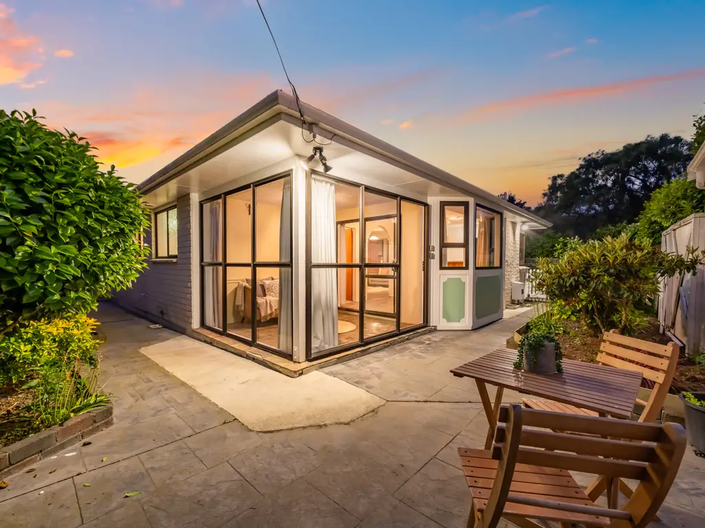 34 - Pine Avenue (53A) - Twilight
