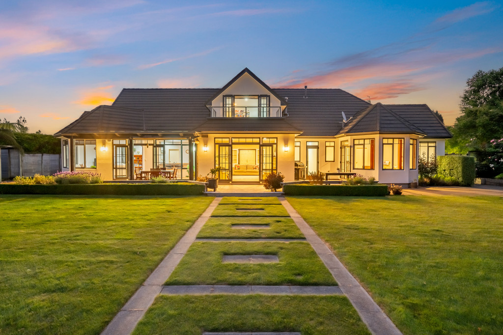 Ultimate Family Lifestyle, Exceptional Garaging