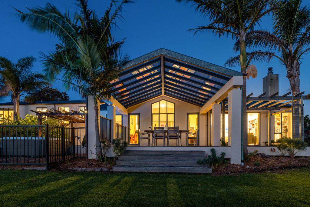 Exclusive Opportunity: Coastal Living on Waiheke 