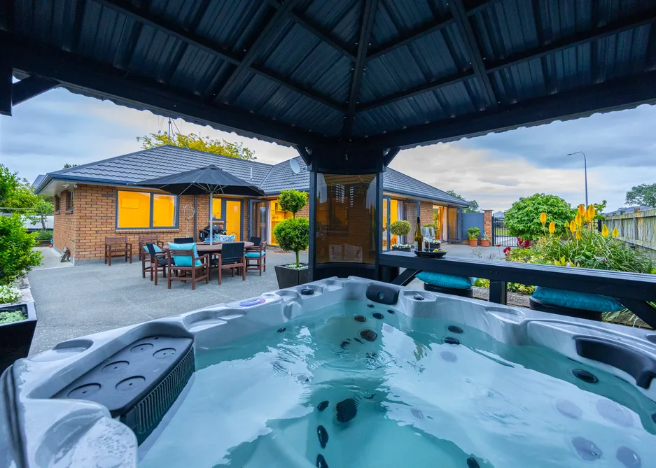 Five Bedroom Home Plus Large Section with Views