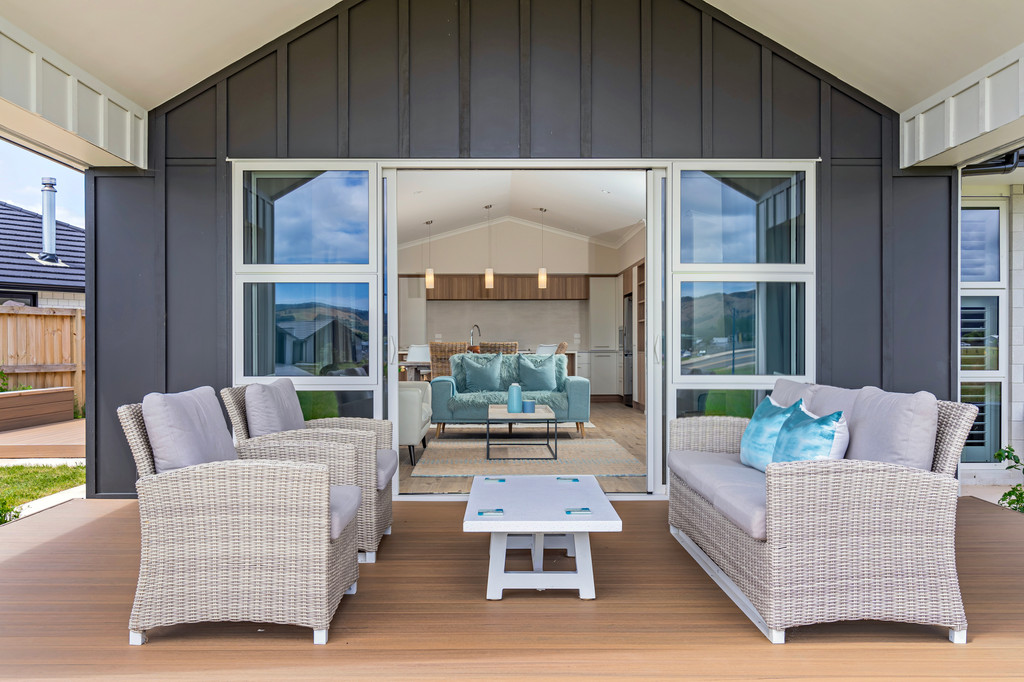 Spacious Family Living-Near New Home in Waterways