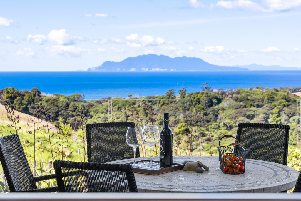 Ocean and Island views -Lifestyle balanced