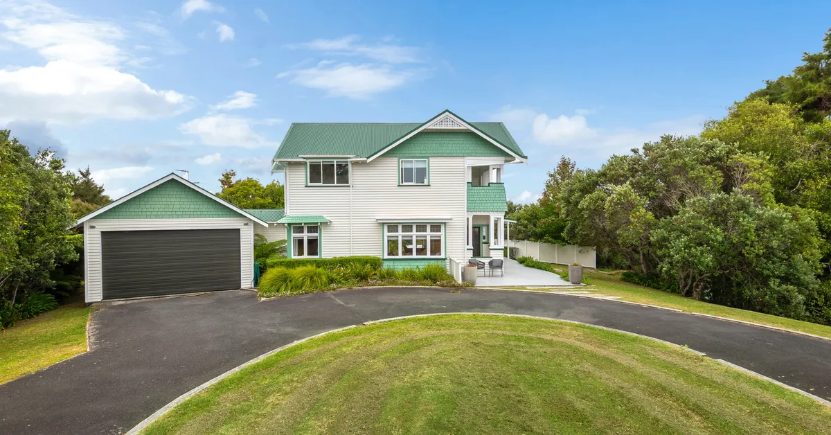 Redvale lifestyle property with historic wart…