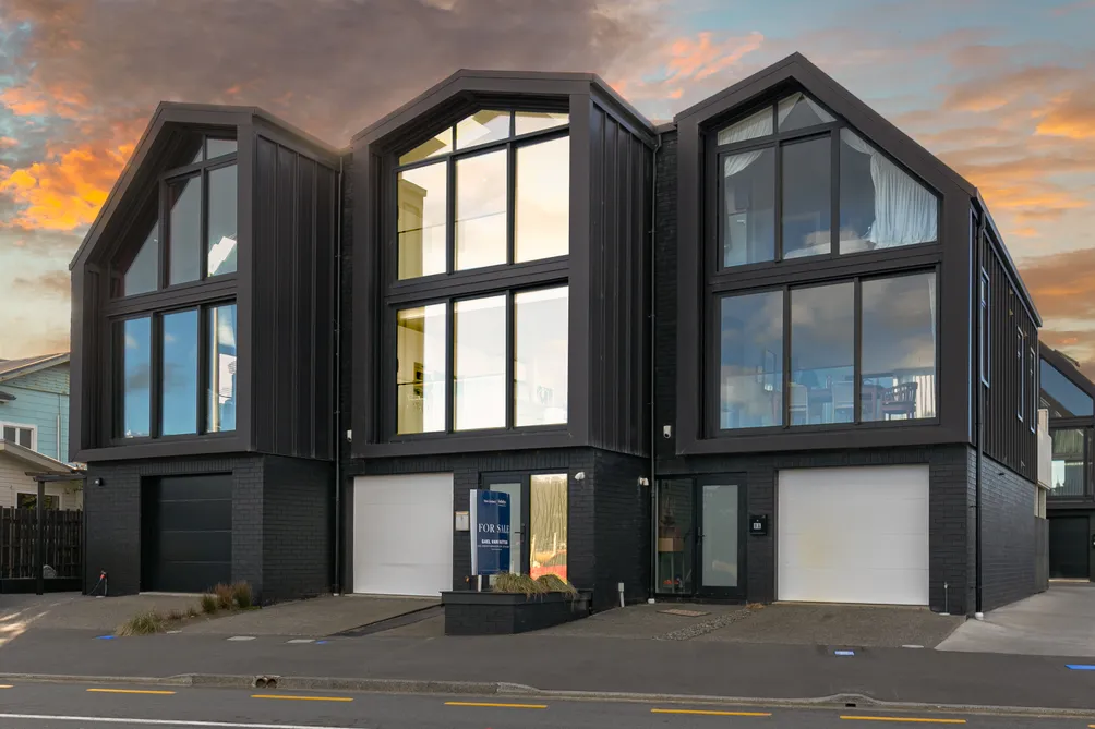 Absolute Beachfront – Prime Lyall Bay